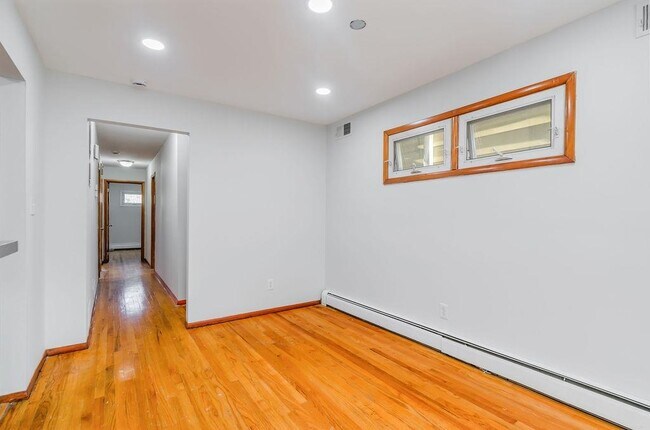 Building Photo - 145 Hobart Ave