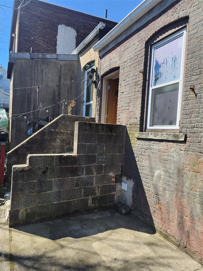 Building Photo - 11 Coonley Ct