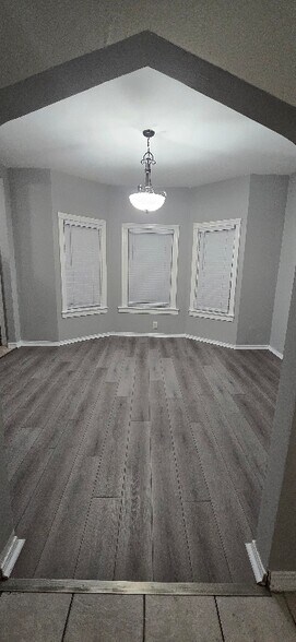 Building Photo - 10826 S Buffalo Ave