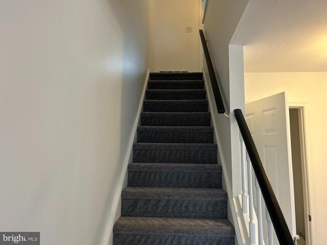 Building Photo - 1307 N Glen Dr