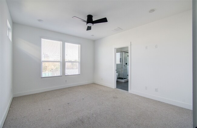 Building Photo - 2054 Johanna Crk Dr