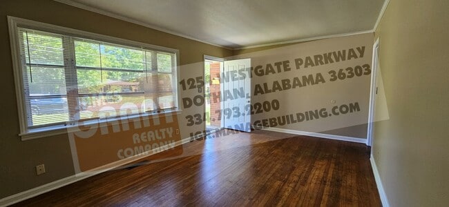 Building Photo - 2004 Roebuck St