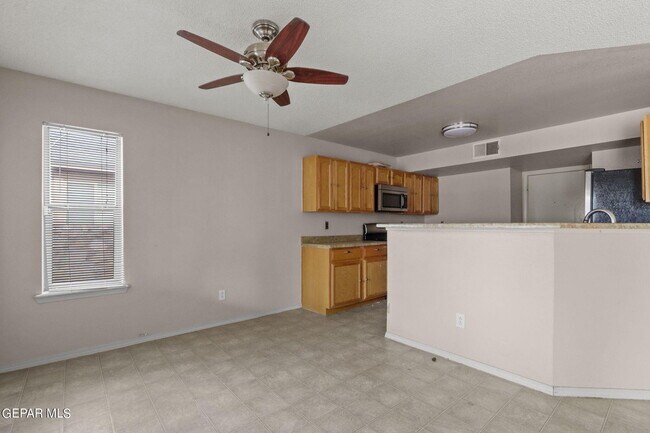 Building Photo - 14301 Pacific Point Dr