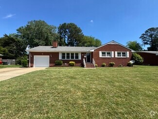 Building Photo - 117 Southerland Dr