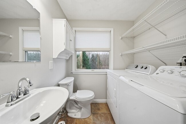 Building Photo - 184 Park St