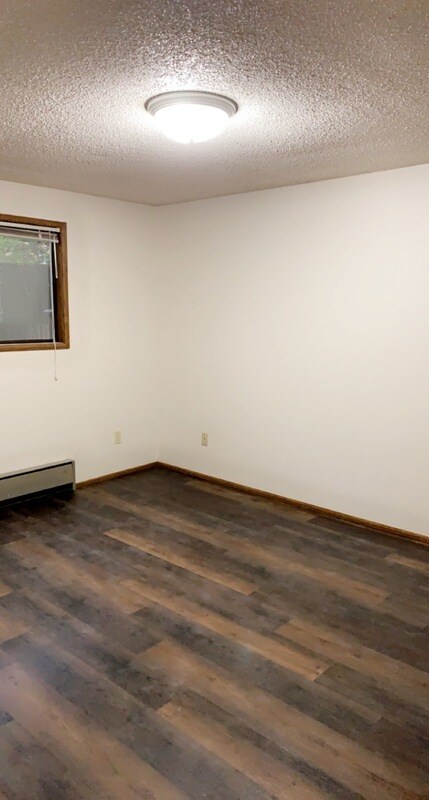 Building Photo - 305 La Villa Dr