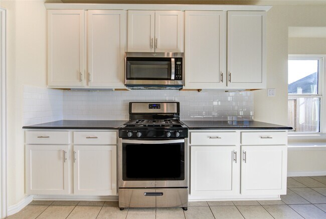 Building Photo - 30243 Twisting Springs Dr