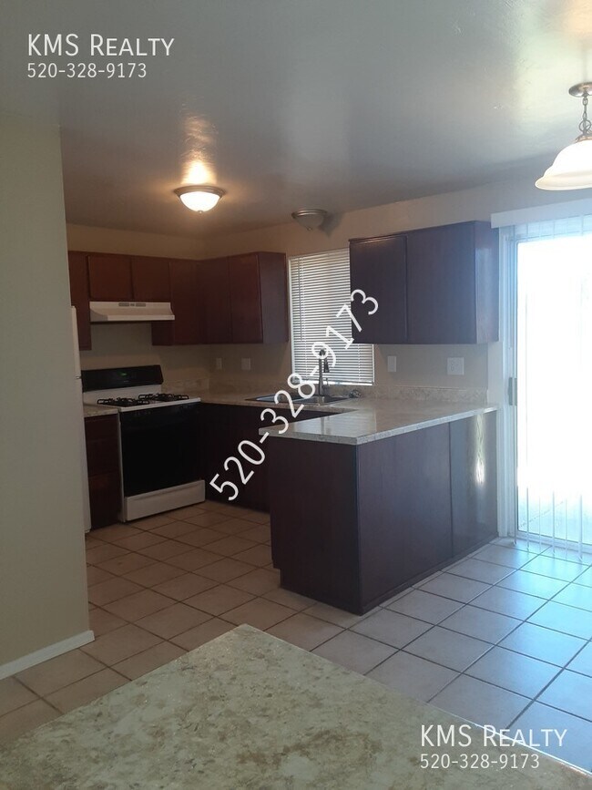 Building Photo - 7271 E Bellingham Dr