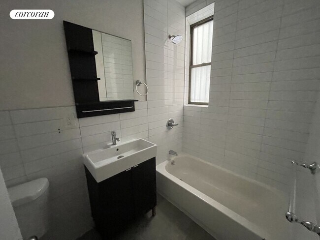 Building Photo - 312 W 121st St