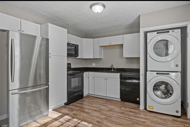 Building Photo - 216 Treadway Ct