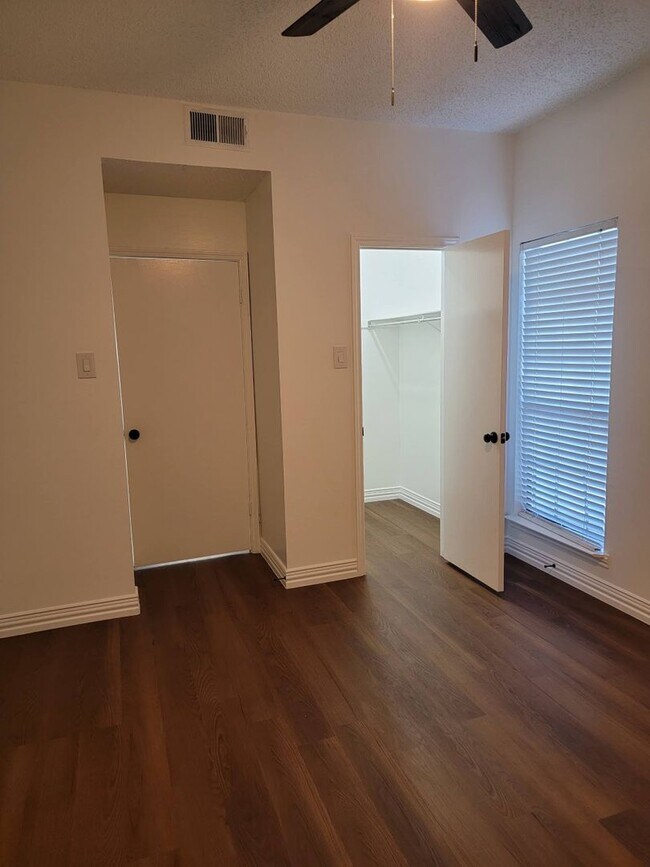 Building Photo - Beautiful 1 bed 1 bath apartment minutes a...