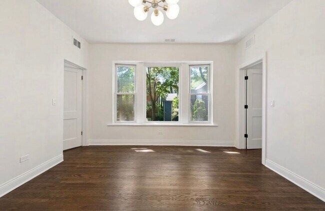 Building Photo - 1340 W Hollywood Ave