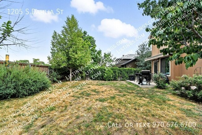 Building Photo - 1205 S Dahlia St