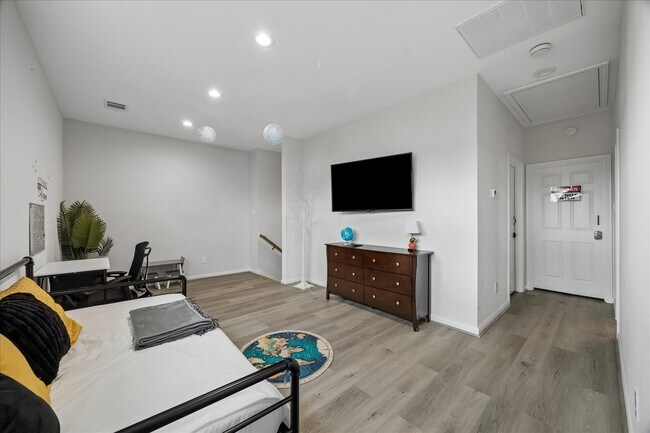 Building Photo - 8308 James Franklin St