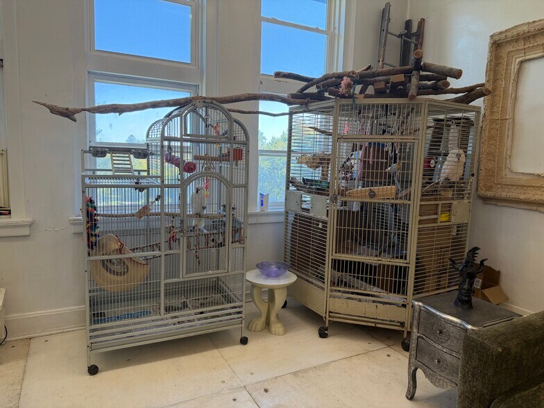 Building Photo - 101 Ten Broeck Ln