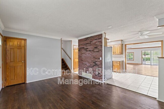 Building Photo - 7809 NE San Rafael Dr
