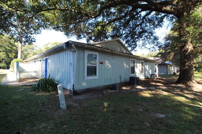 Building Photo - Ready Now Updated Two Bedroom Apartment with Wood Look Flooring and New Appliances & ½ OFF FIRST ...