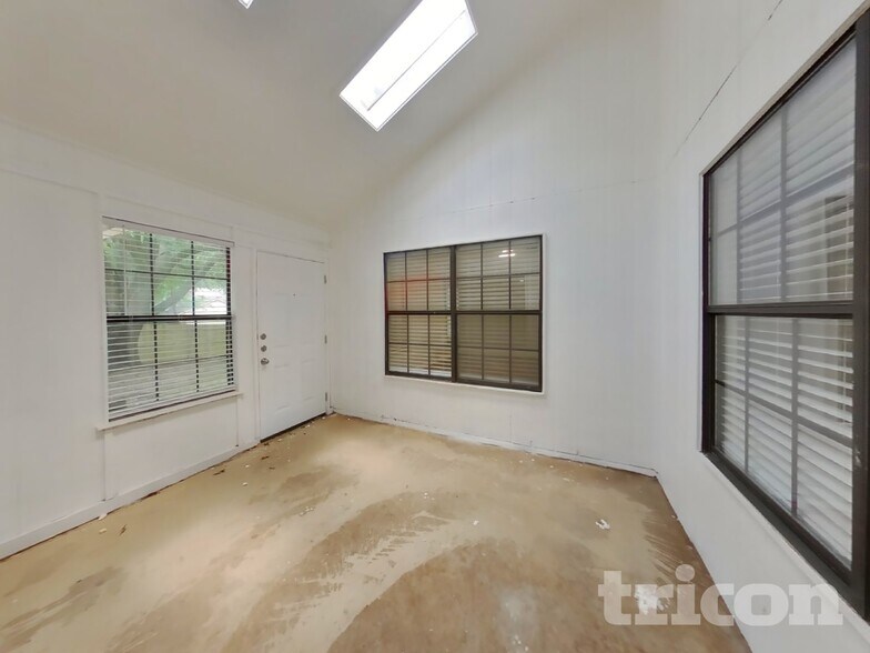 Building Photo - 1029 Twin Falls Dr