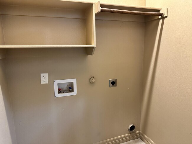 Building Photo - 6921 Jack Finney Blvd