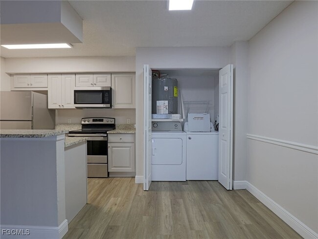 Building Photo - 5321 Summerlin Rd