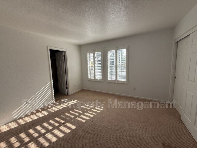 Building Photo - 5130 Tawny Lake Pl