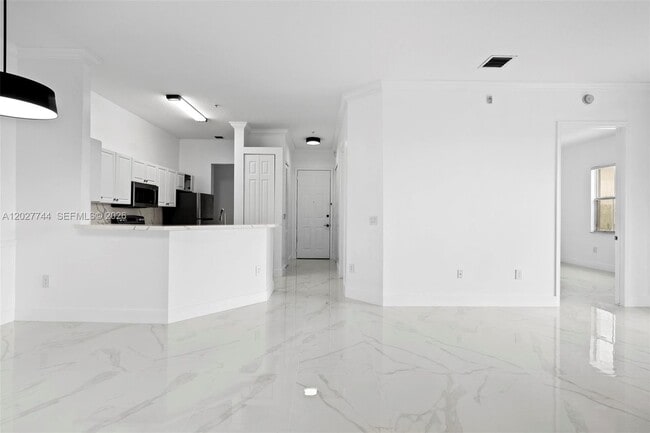 Building Photo - 4404 SW 160th Ave