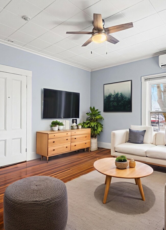 Building Photo - 1281 Middlesex St