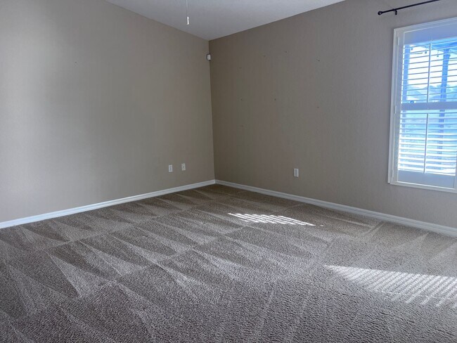 Building Photo - Sable Trace 3BR/2BT Lakefront Villa