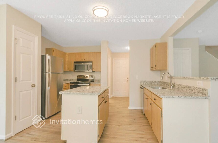 Building Photo - 4921 Silverdene St