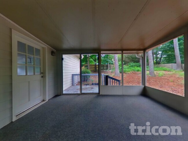 Building Photo - 1010 Maidstone Ct