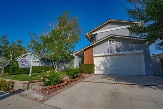 Building Photo - Valencia 4 Bedroom Home for Rent.