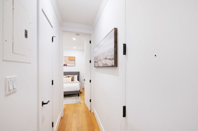 Building Photo - 411 E 68th St