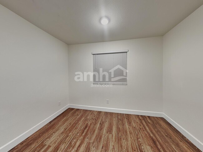 Building Photo - 6139 Schmidt St