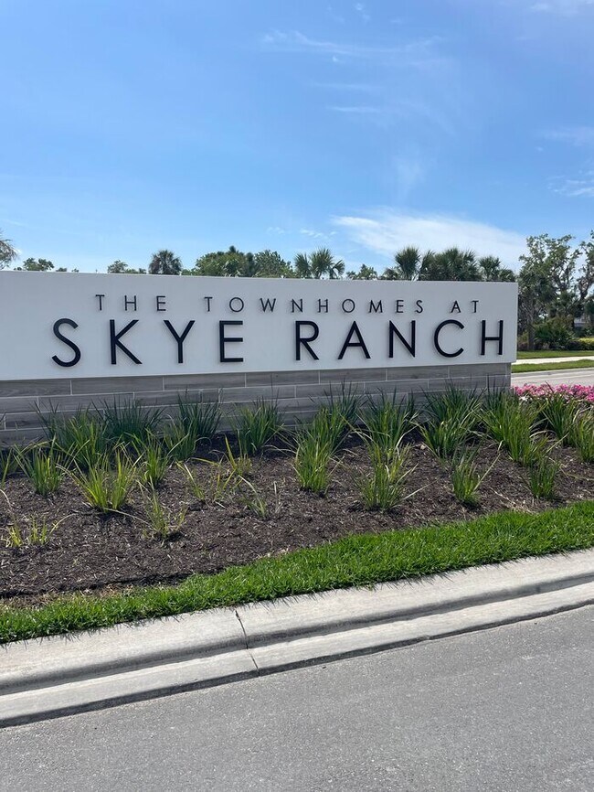 Building Photo - 3 Bedroom and 2.5 Bath Home in Skye Ranch ...