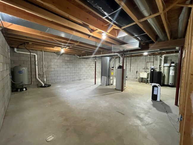Building Photo - N7743 Maple Ridge Rd