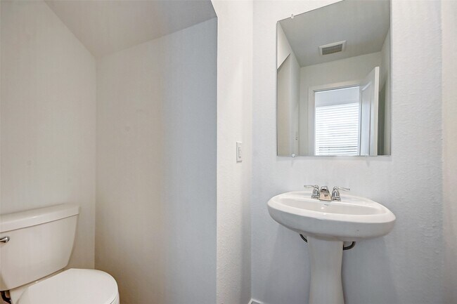 Building Photo - 21535 Carosella Dr