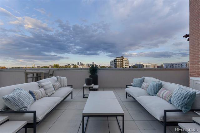 Building Photo - 1515 Julian St