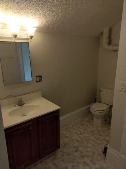 Building Photo - 17 W 27th St