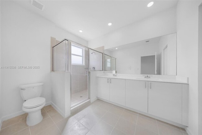 Building Photo - 2751 SE 25th Ave