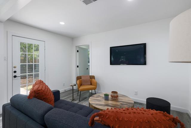 Building Photo - 5005 Avenue F