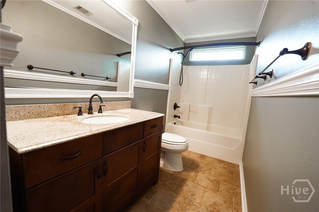 Building Photo - 170 Willow Oak Dr