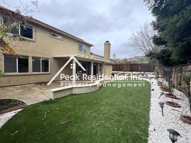 Building Photo - Beautiful Empire Ranch 5bd/3ba Home with 3 Car Garage - Must See