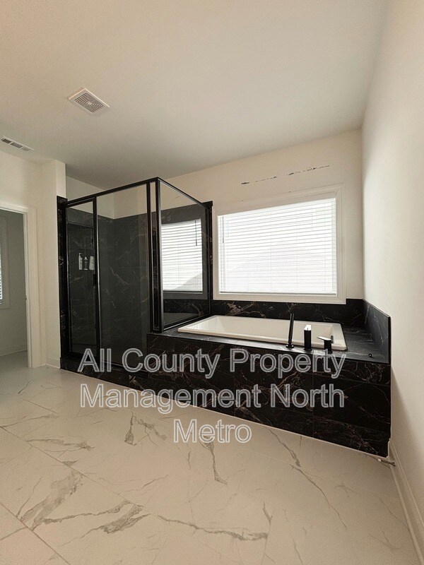 Building Photo - 382 Tillman Pass