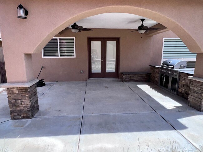 Building Photo - Wonderful remodeled 4 bedroom, 3 bathroom ...