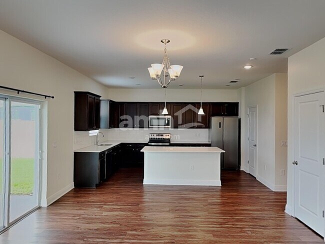 Building Photo - 1238 Sky Lks Dr