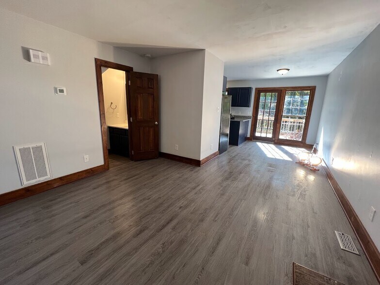 Building Photo - 4905 Coral Ridge Ct