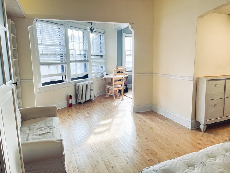 Building Photo - 644 Massachusetts Ave NE