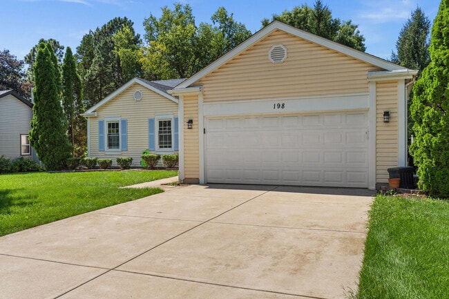 Building Photo - 198 Mistwood Ln