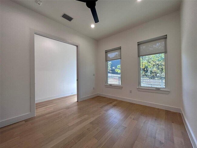 Building Photo - 4010 Clawson Rd
