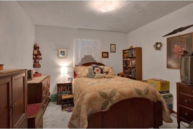 Building Photo - 10561 North Rd